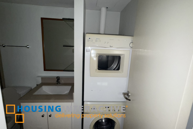 for lease penthouse unit 2br with parking in east tower