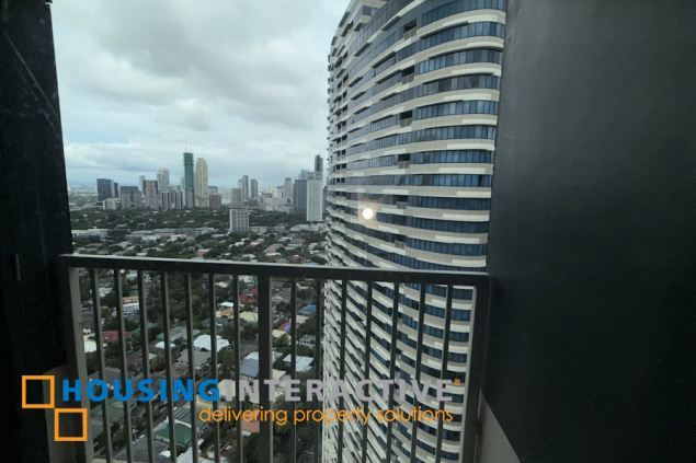 for lease penthouse unit 2br with parking in east tower