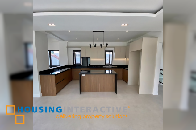 5br house with parking for sale in verdana homes, daang hari