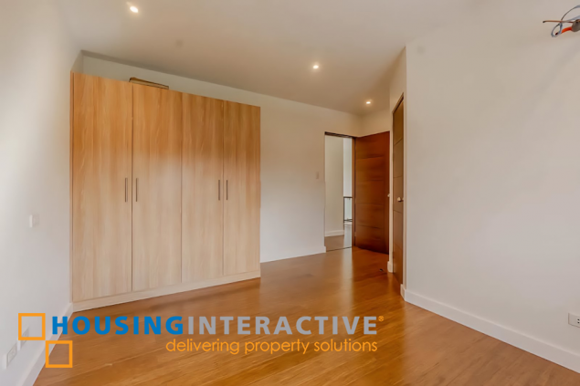 5br house with parking for sale in verdana homes, daang hari