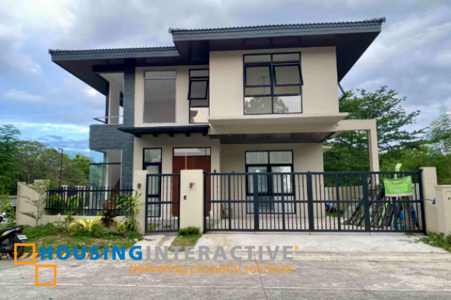 for sale 2-story house with parking in portofino heights