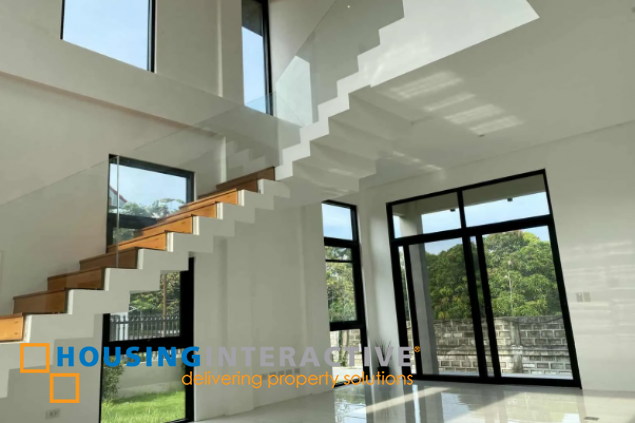 for sale 2-story house with parking in portofino heights