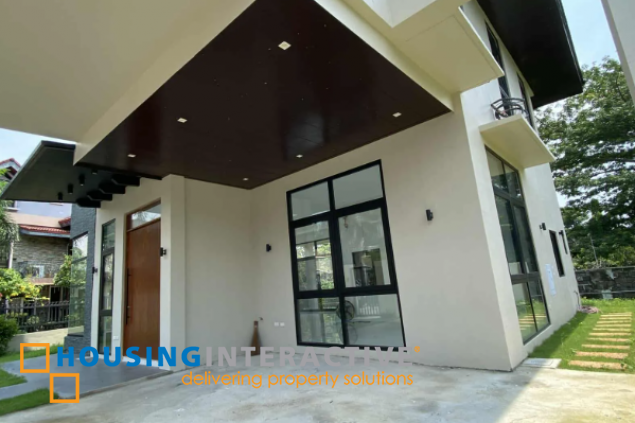 for sale 2-story house with parking in portofino heights