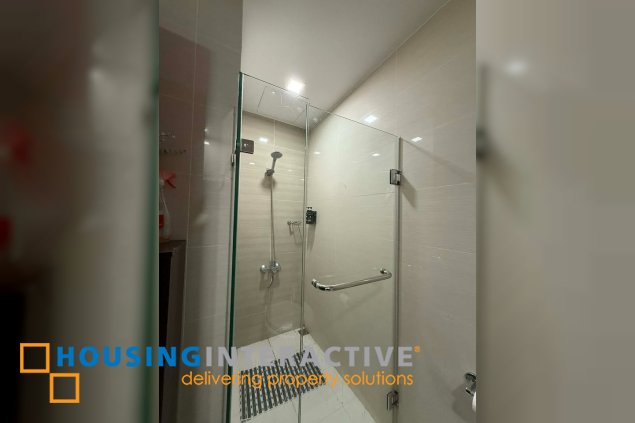 fully furnished 1br unit with parking for lease in one uptown residences