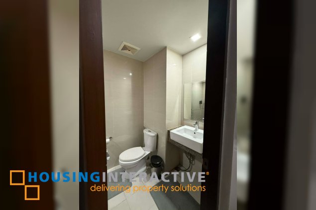 fully furnished 1br unit with parking for lease in one uptown residences