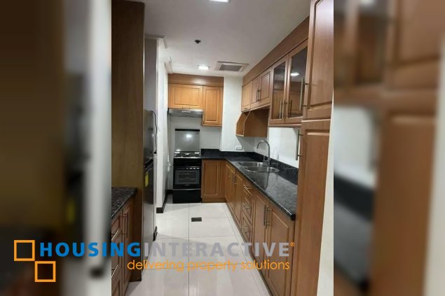 fully furnished 3br unit with parking for lease in penhurst parkplace