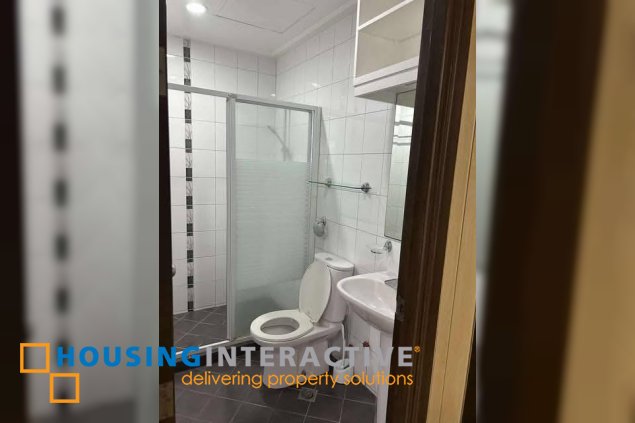 fully furnished 3br unit with parking for lease in penhurst parkplace