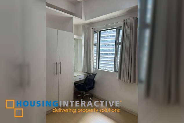 fully furnished 3br unit with parking for lease in penhurst parkplace