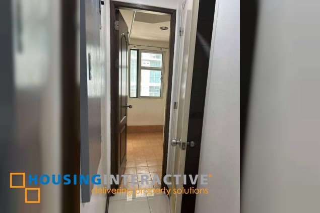 fully furnished 3br unit with parking for lease in penhurst parkplace