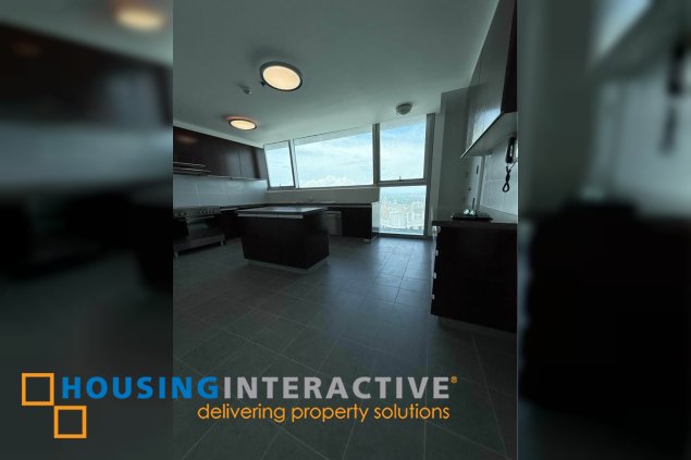 rush sale st. francis shangri-la tower 2 | ortigas cbd