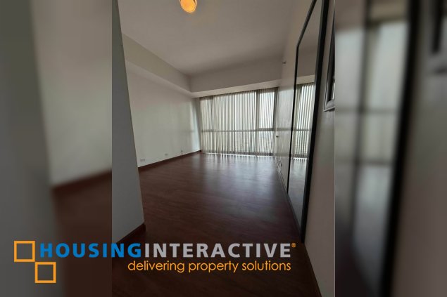 rush sale st. francis shangri-la tower 2 | ortigas cbd