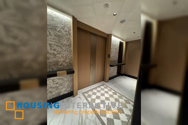 unfurnished 3br west unit with parking for lease in aurelia residences