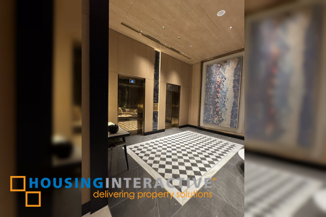 unfurnished 3br west unit with parking for lease in aurelia residences