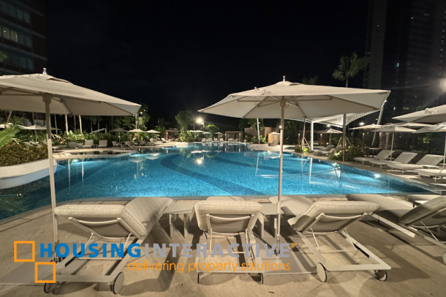 unfurnished 3br west unit with parking for lease in aurelia residences