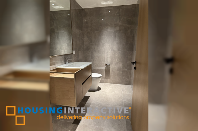 unfurnished 3br west unit with parking for lease in aurelia residences