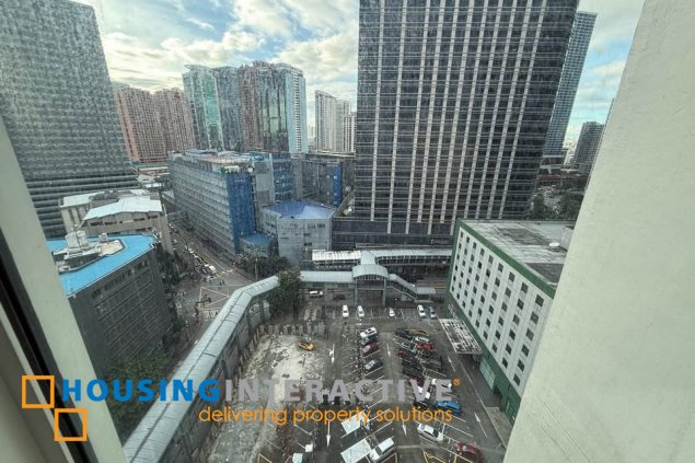 semi-furnished 1br unit for sale in kroma tower