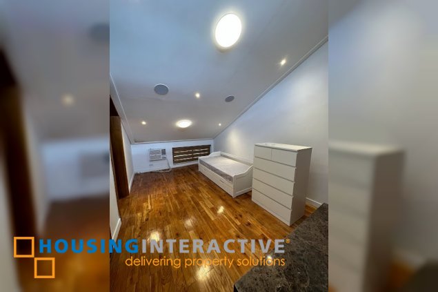 semi furnished 3-storey 3br townhouse in interstate townhomes, c. benitez, quezon city for sale