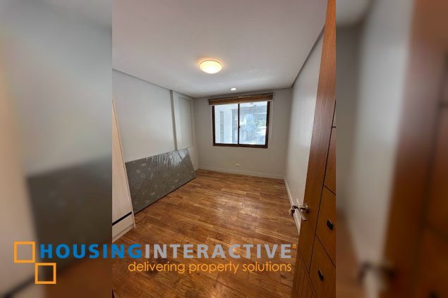 semi furnished 3-storey 3br townhouse in interstate townhomes, c. benitez, quezon city for sale