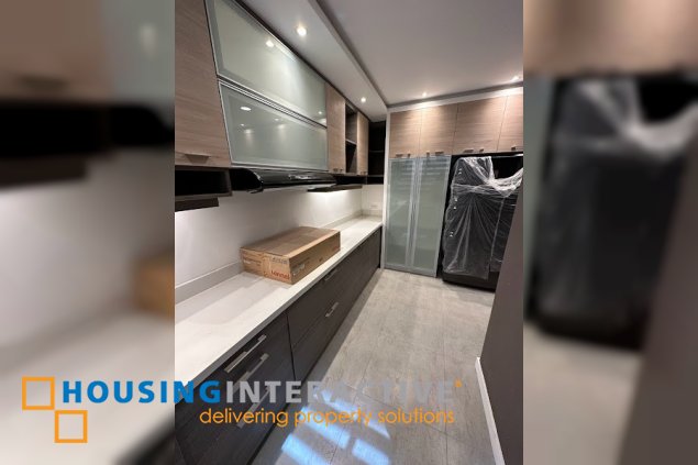 semi furnished 3-storey 3br townhouse in interstate townhomes, c. benitez, quezon city for sale