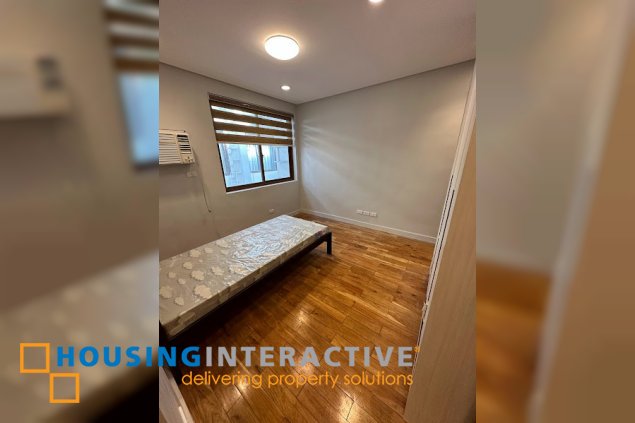 semi furnished 3-storey 3br townhouse in interstate townhomes, c. benitez, quezon city for sale
