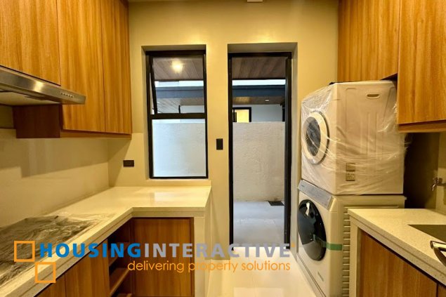 3 storey 5 br brand new house for sale in bf homes