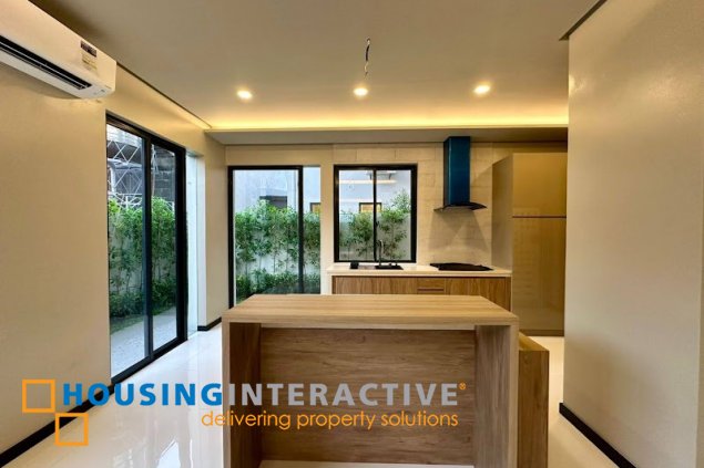 3 storey 5 br brand new house for sale in bf homes