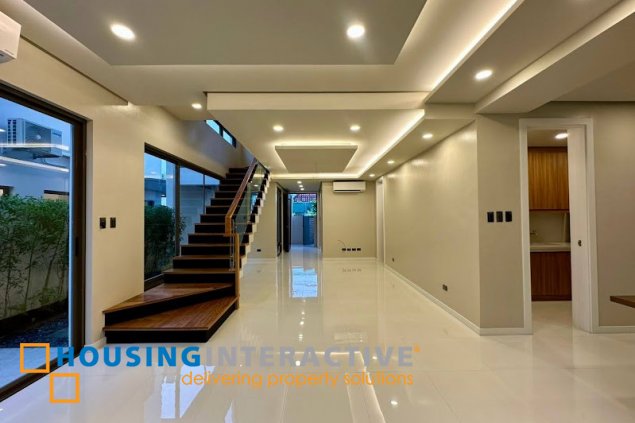 3 storey 5 br brand new house for sale in bf homes