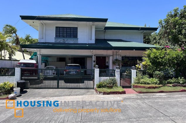 two storey 4br house with parking for sale in ayala alabang