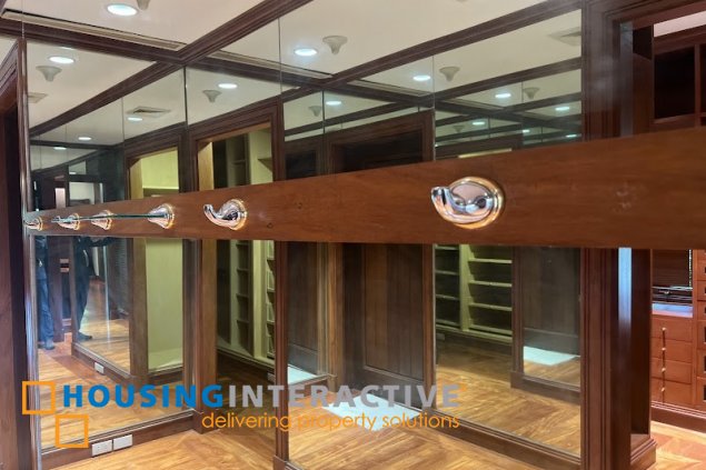 for sale 5br mediterranean house with gold and parking in ayala alabang