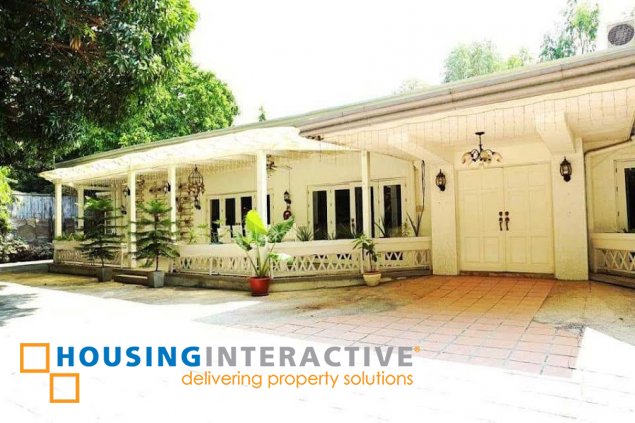 for sale 4br bungalow house with parking in merville park subdivision