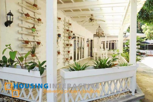 for sale 4br bungalow house with parking in merville park subdivision