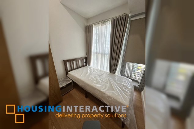 fully furnished 2br unit with parking for lease in the seasons residences