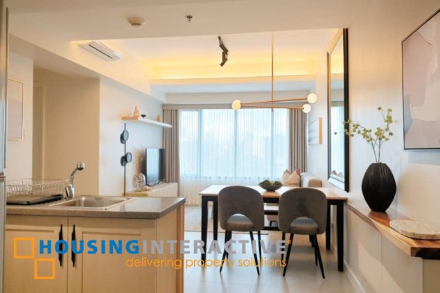 fully furnished 2br unit with parking for lease in one rockwell
