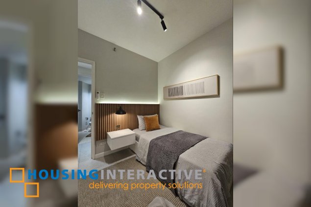 fully furnished 2br unit with parking for lease in one rockwell