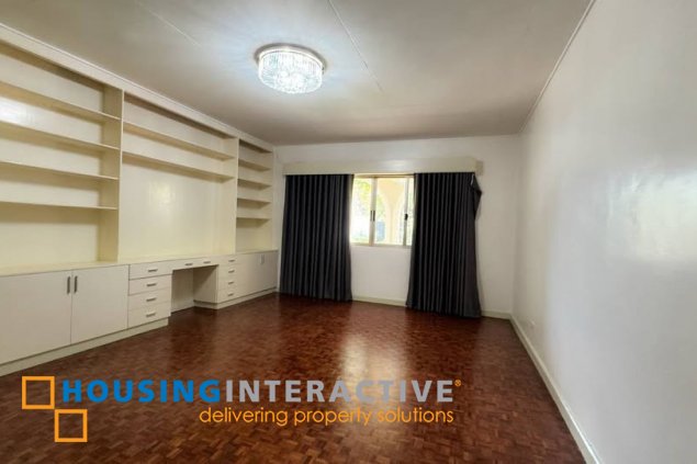 2-storey house for lease in dasmarinas village