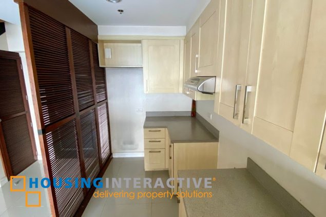 semi furnished penthouse 2br unit for sale in one rockwell west tower