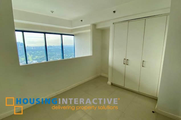 semi furnished penthouse 2br unit for sale in one rockwell west tower