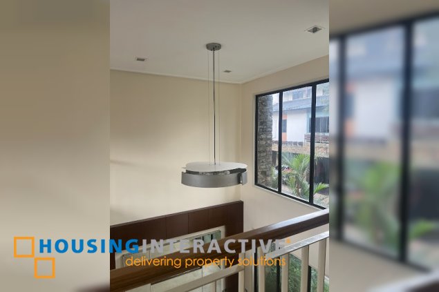 unfurnished townhouse for lease in enclave greenmeadows