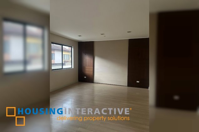 unfurnished townhouse for lease in enclave greenmeadows