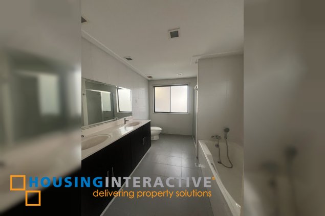 unfurnished townhouse for lease in enclave greenmeadows