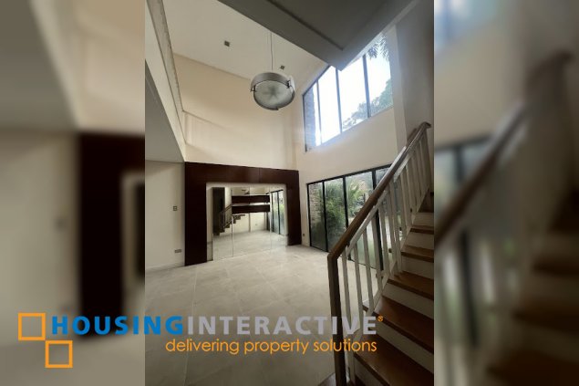 unfurnished townhouse for lease in enclave greenmeadows