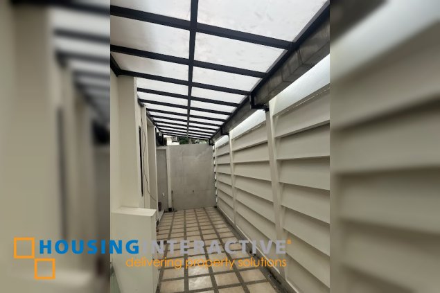 unfurnished townhouse for lease in enclave greenmeadows