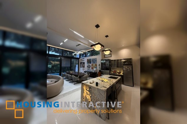 fully furnished 4br with parking for lease in corinthians gardens