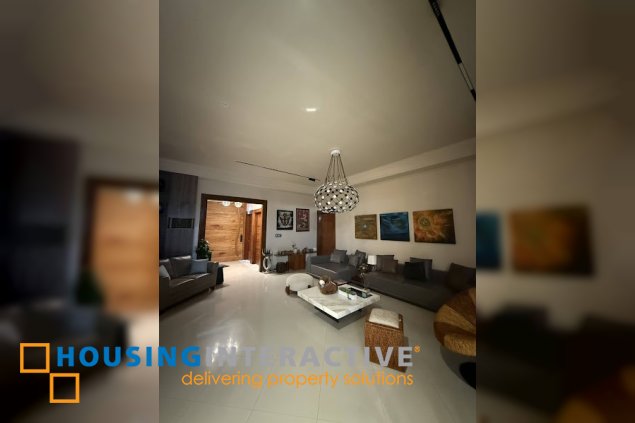 fully furnished 4br with parking for lease in corinthians gardens