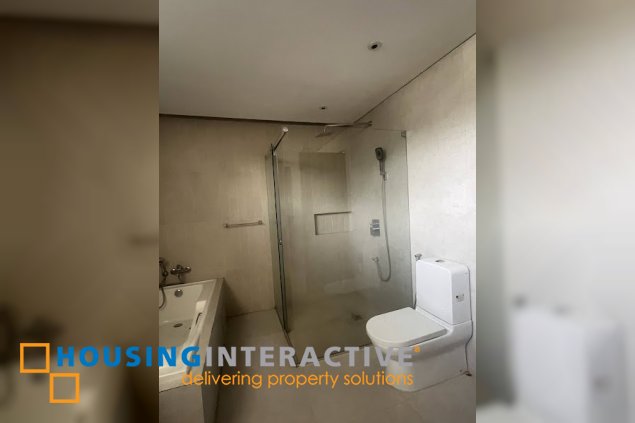 newly built 4br with parking for lease in dasmariñas village