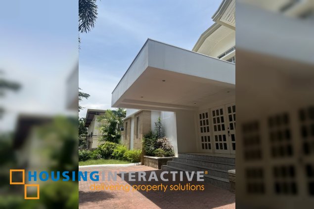 house 4br with parking slots for lease in dasmariñas village