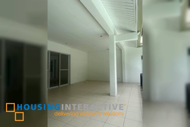 house 4br with parking slots for lease in dasmariñas village