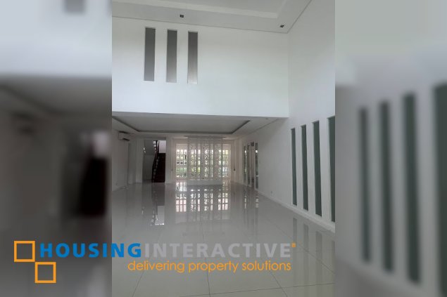 house 4br with parking slots for lease in dasmariñas village