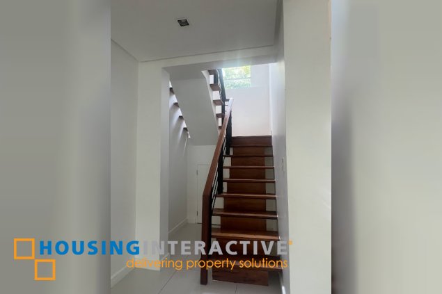 house 4br with parking slots for lease in dasmariñas village