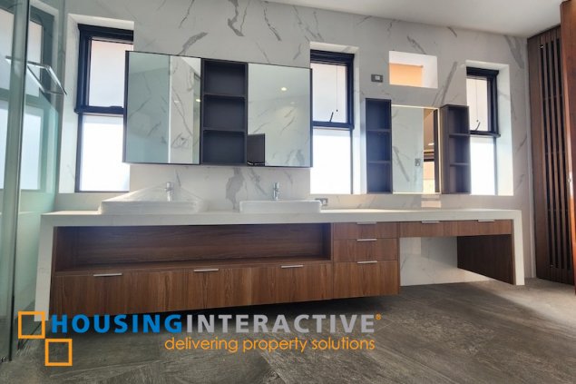 brand new 3 storey 5br house with parking for sale in mckinley hill village